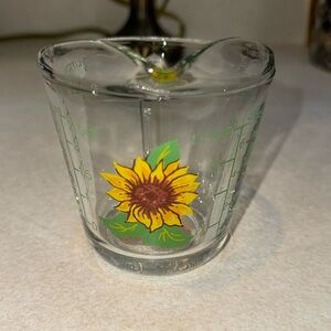 Vintage Sunflower Anchor Hocking Measuring Cup